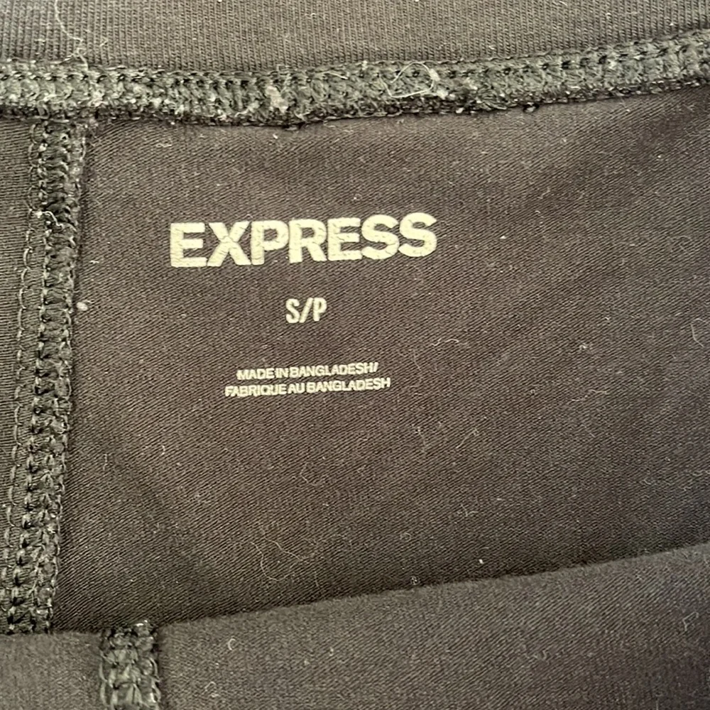 Express Super High Rise Black Leggings - Picture 3 of 5